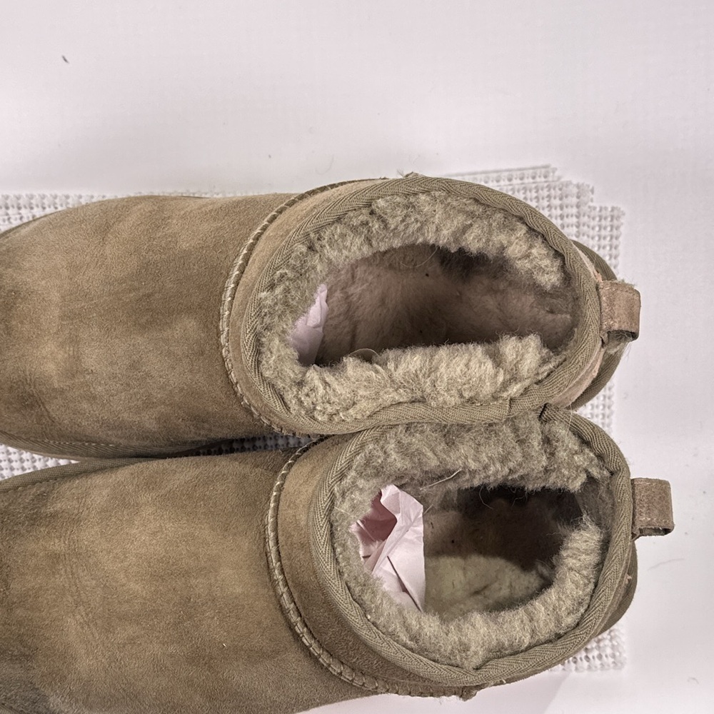 UGG Women Classic Ultra Mini Shearling Boots Olive Suede Size 10 - Picture 8 of 13
